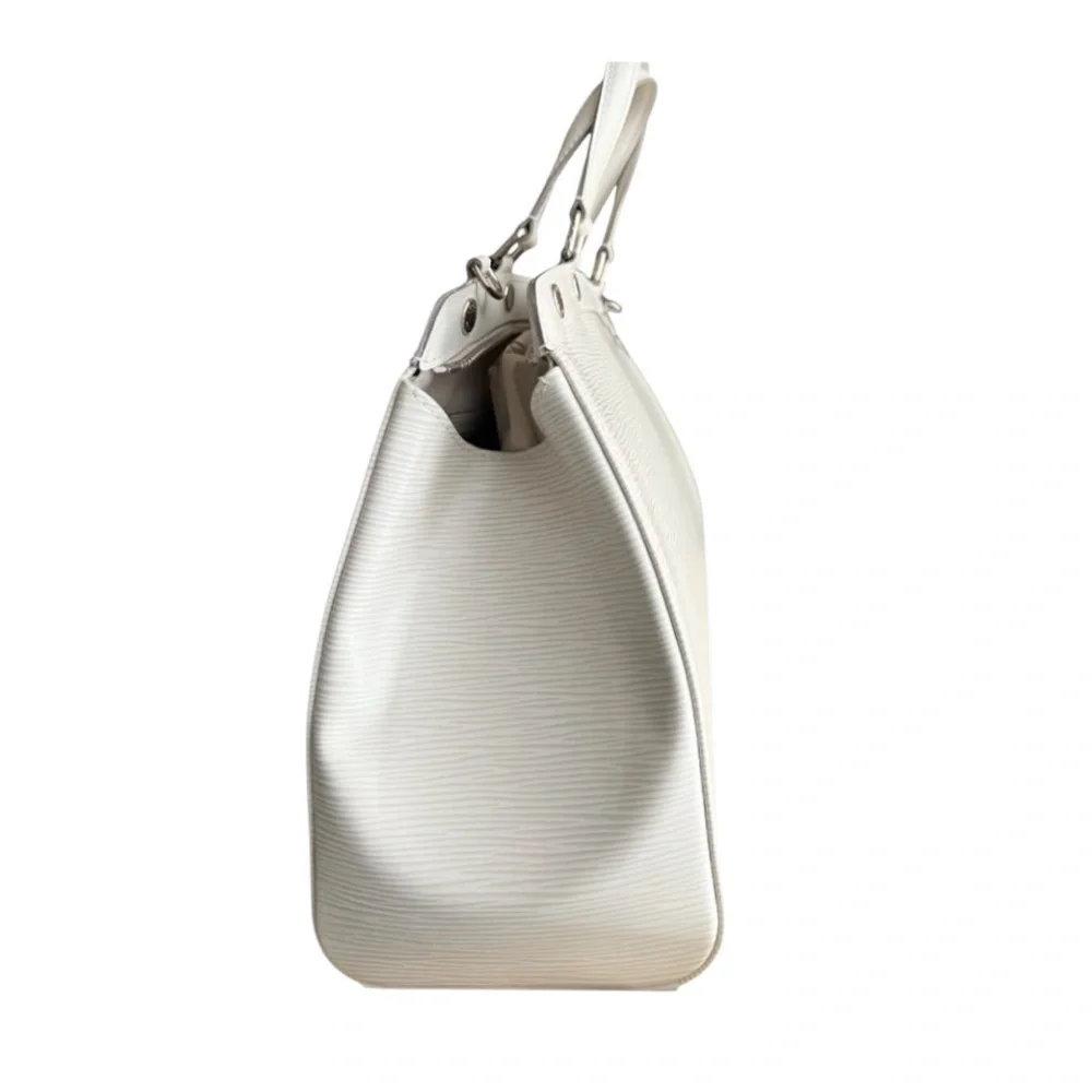 🆕💗LOUIS VUITTON Brea Tote MM Ivory Epi Leather Silve-Tone Hardware • NIB